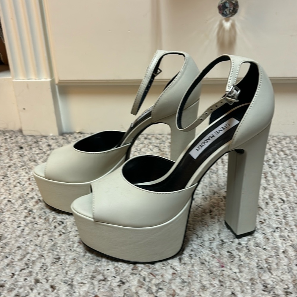 STEVE MADDEN babydoll heels